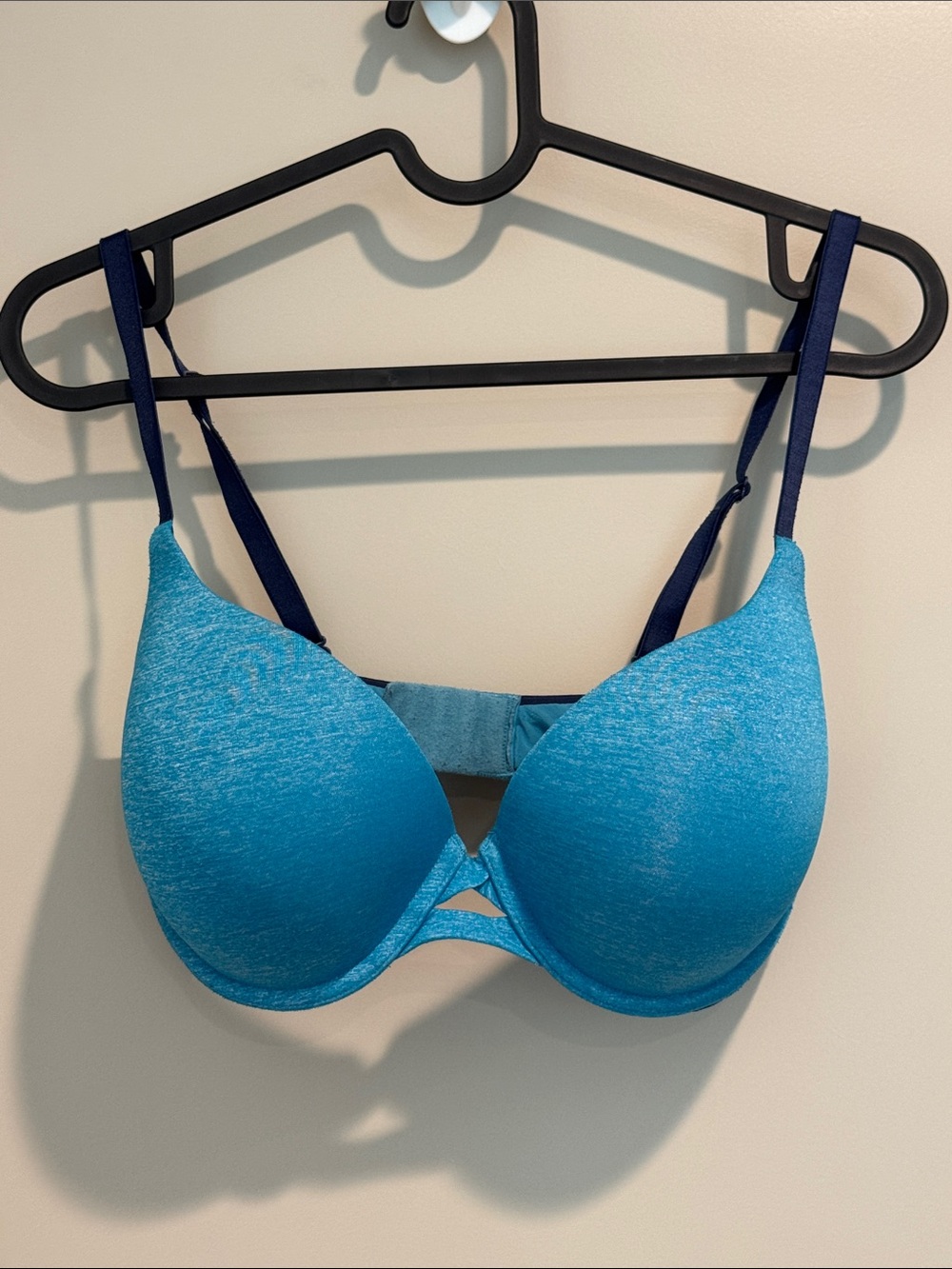 Victoria's Secret Teal Blue T-Shirt Bra with Navy Straps